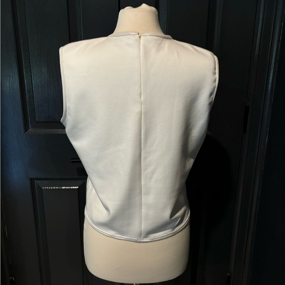 Lamarque Cream Sleeveless Muscle Tee with Mandarin Collar - Picture 3 of 4